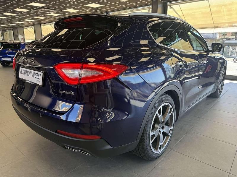 Usata Maserati Levante 349 CV (256 kW) 2021 Blu/azzurro SUV