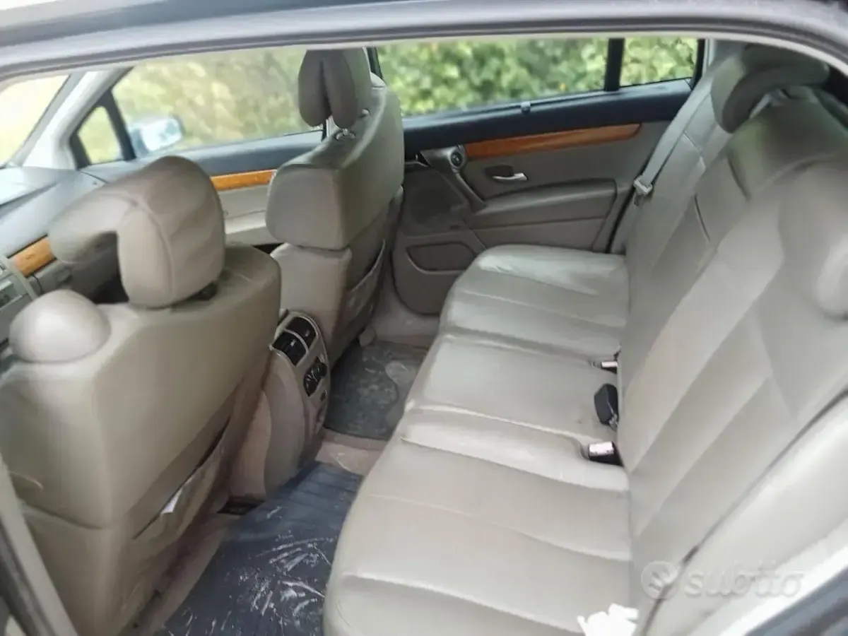 Usata Renault Vel Satis 140 CV (102 kW) 2005 Grigio Utilitaria