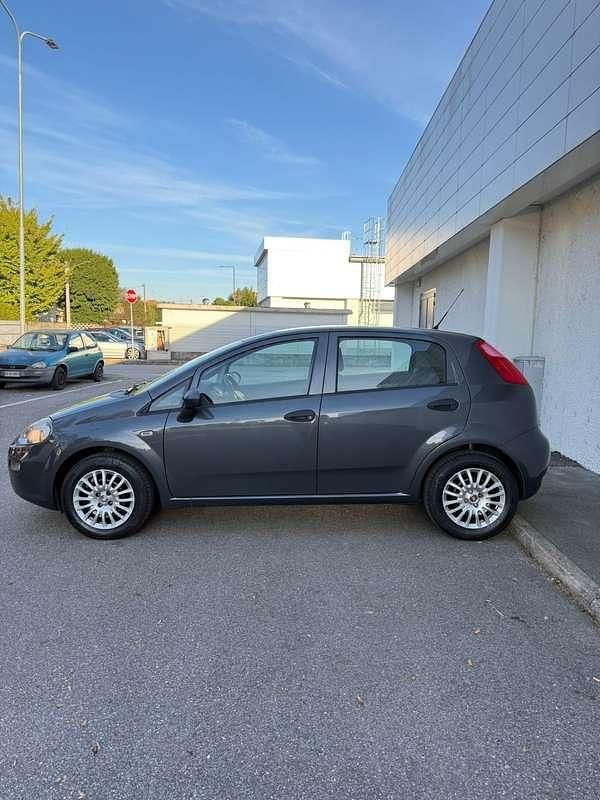 Usata Fiat Punto Easy 77 CV (56 kW) 2016 Berlina