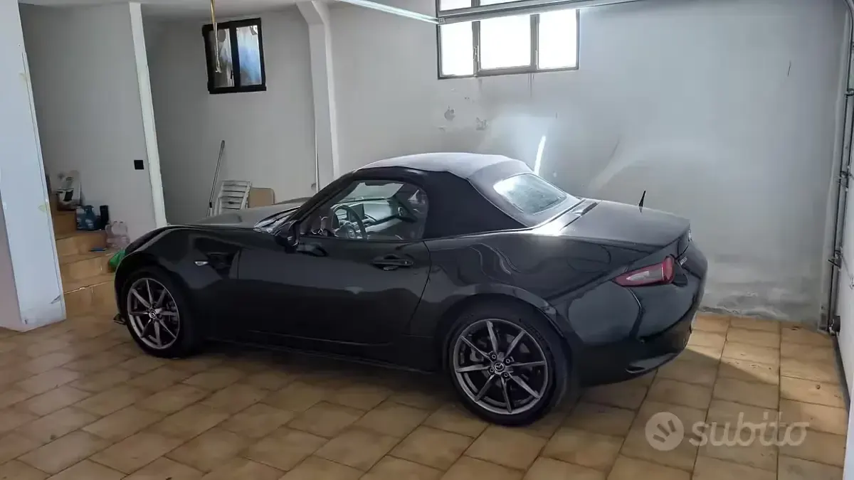 Usata Mazda MX5 160 CV (117 kW) 2017 Nero Cabrio