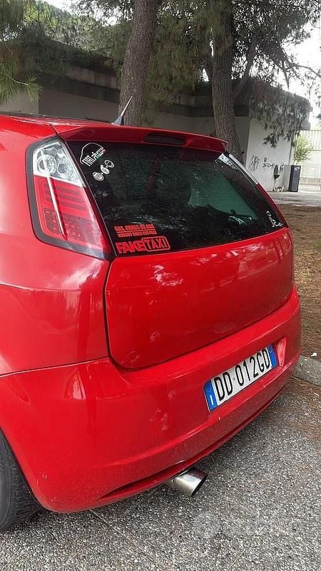 Usata Fiat Grande Punto Sport 131 CV (96 kW) 2006 Rosso Utilitaria