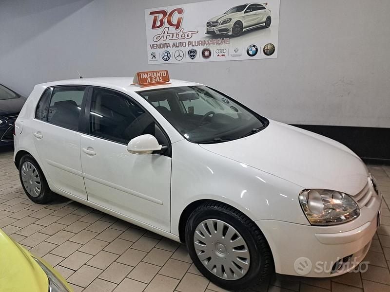 Bianco Usata 2008 VW Golf Berlina | 3500 € (Buon prezzo) - Immagine 1/4