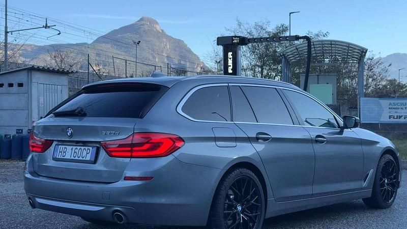 Usata BMW 520 Luxury Line 190 CV (139 kW) 2020 Grigio Station wagon