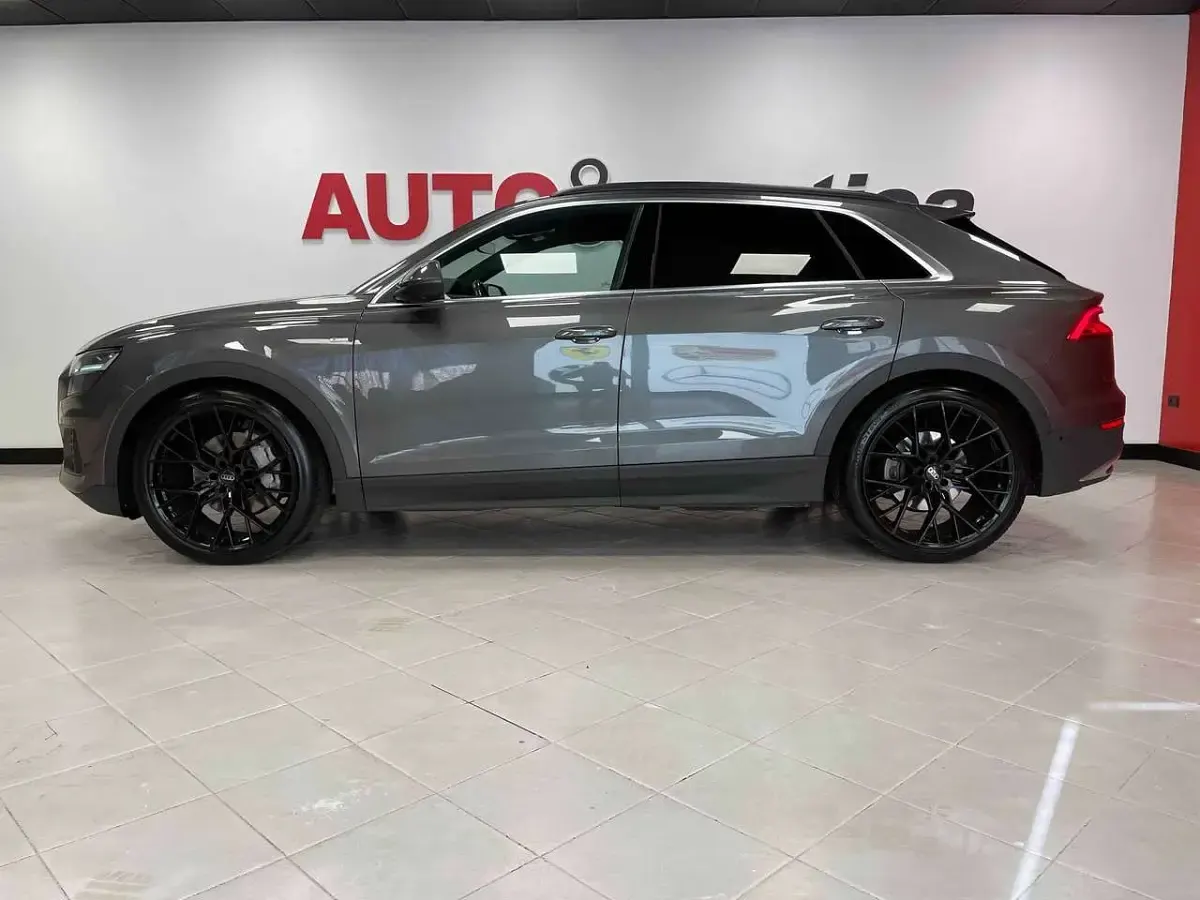 Usata Audi Q8 S-Line 286 CV (210 kW) 2019 Grigio SUV