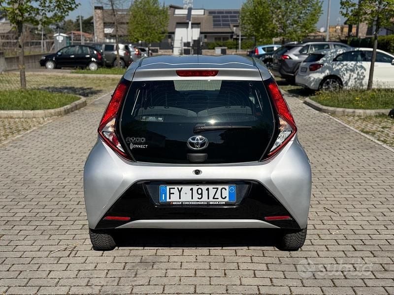 Usata Toyota Aygo Connect Style 72 CV (52 kW) 2020 Grigio Utilitaria
