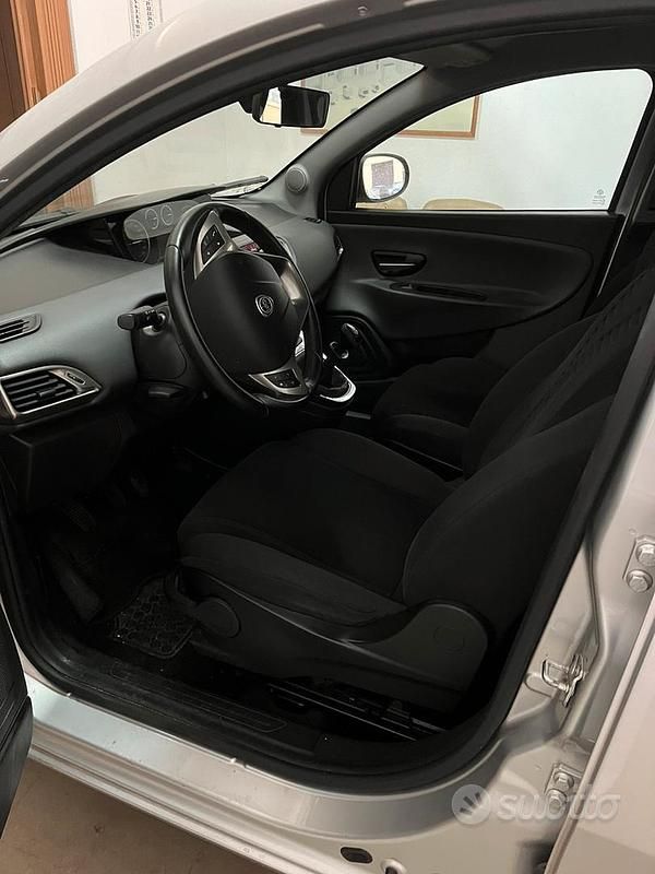 Usata Lancia Ypsilon 2014 Grigio Utilitaria