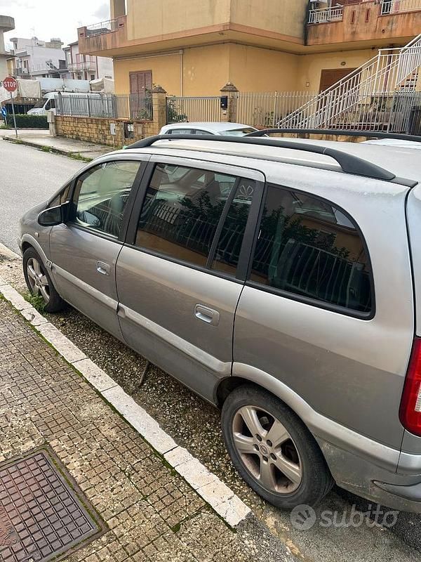 Usata Opel Zafira 2004 Monovolume