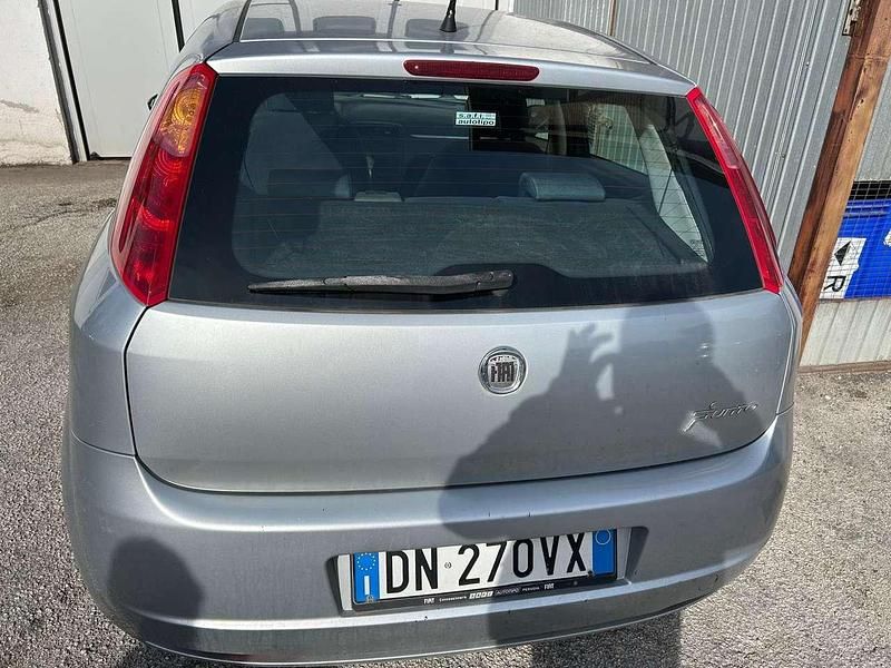 Usata Fiat Grande Punto Dynamic 75 CV (55 kW) 2008 Argento Utilitaria