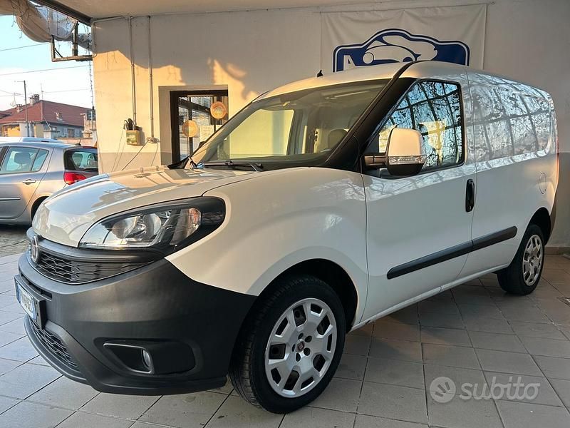 Usata Fiat Doblò 120 CV (88 kW) 2019 Bianco Monovolume