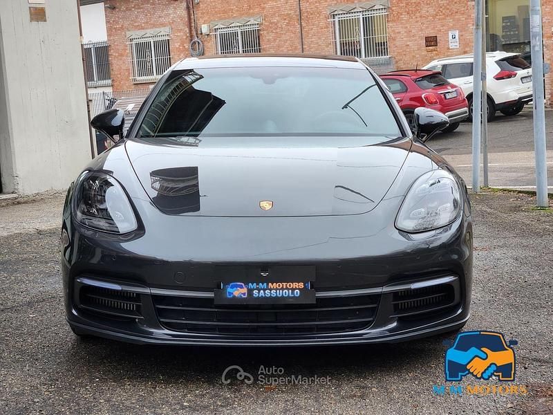 Usata Porsche Panamera 330 CV (242 kW) 2018 Grigio Berlina