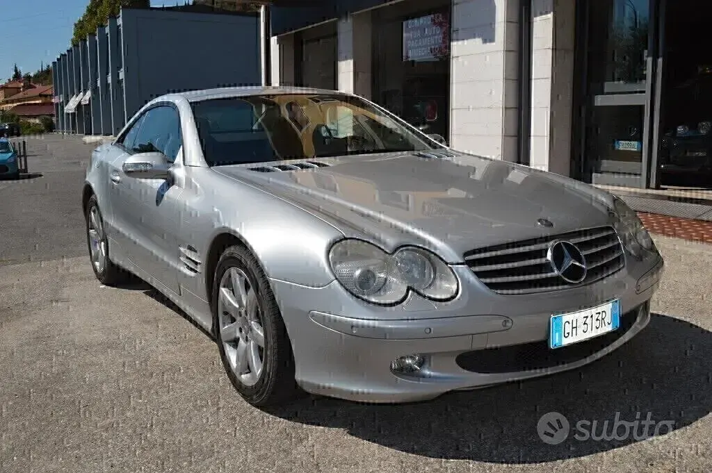 Usata Mercedes SL350 245 CV (180 kW) 2003 Grigio Cabrio