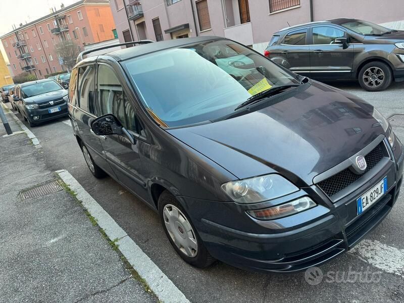 Usata Fiat Ulysse 109 CV (80 kW) 2010 Blu Monovolume