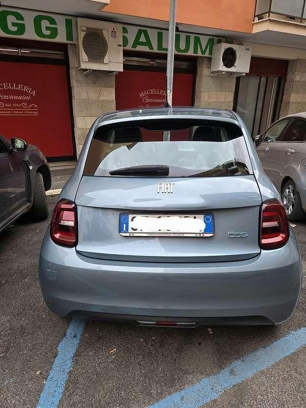Usata Fiat 500e Icon 42 kW (58 CV) 2021 Blu Cabrio