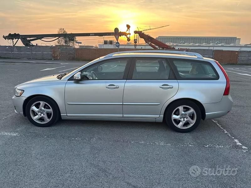 Usata Volvo V50 115 CV (84 kW) 2012 Grigio Station wagon