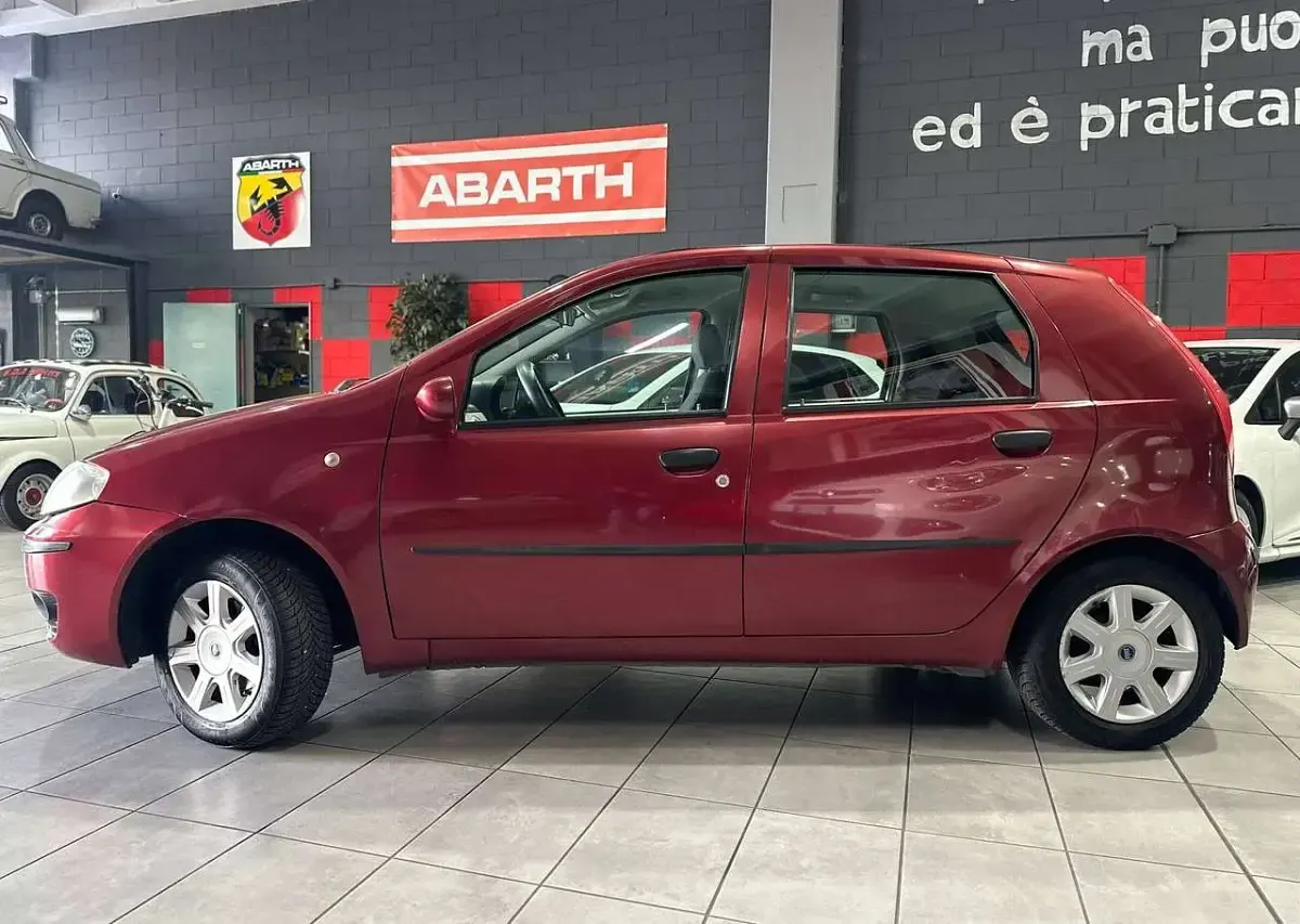 Usata Fiat Punto Emotion 95 CV (69 kW) 2004 Rosso Utilitaria