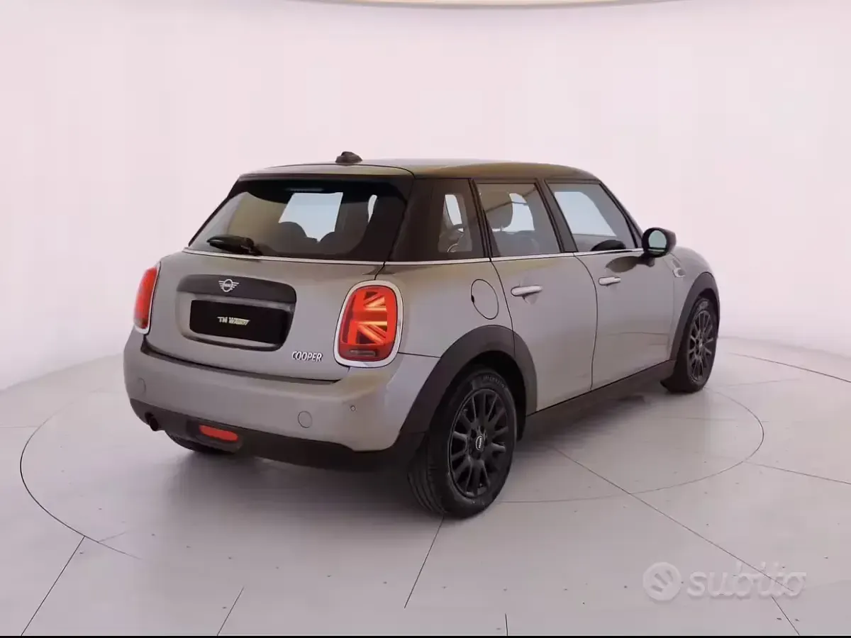 Usata Mini Cooper 136 CV (100 kW) 2020 Grigio Utilitaria