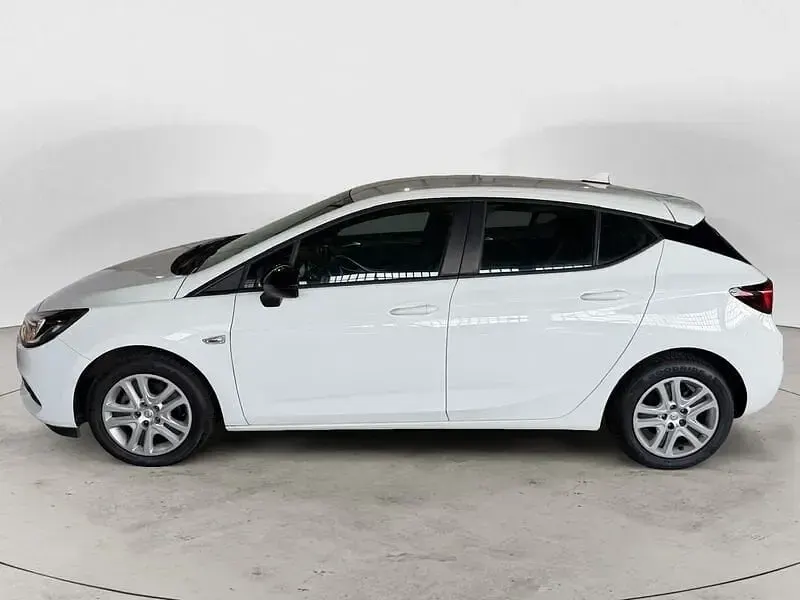 Usata Opel Astra Business Elegance 110 CV (80 kW) 2021 Bianco Utilitaria