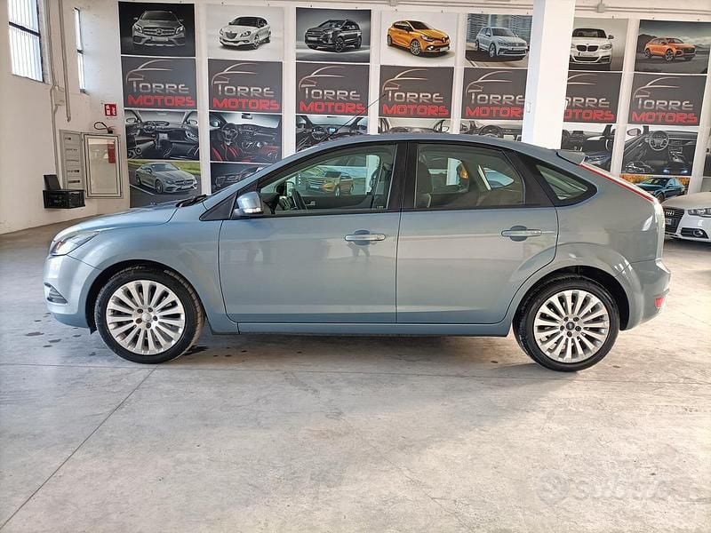 Usata Ford Focus Titanium 136 CV (100 kW) 2008 Blu Berlina
