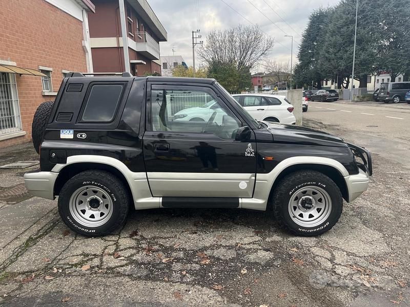 Usata Suzuki Vitara 135 CV (99 kW) 1998 Nero Cabrio