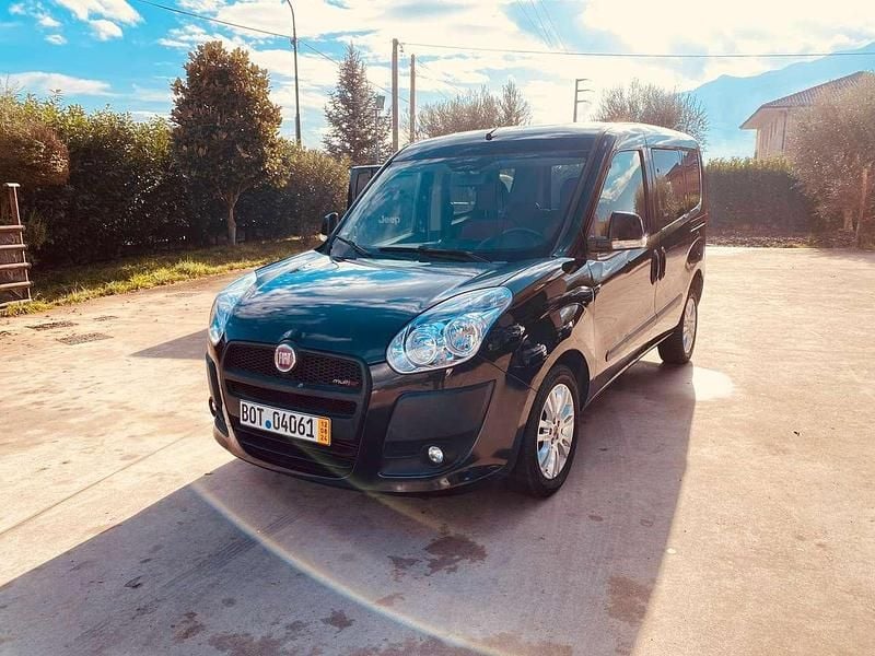 Usata Fiat Doblò Dynamic 105 CV (77 kW) 2010 Nero Monovolume
