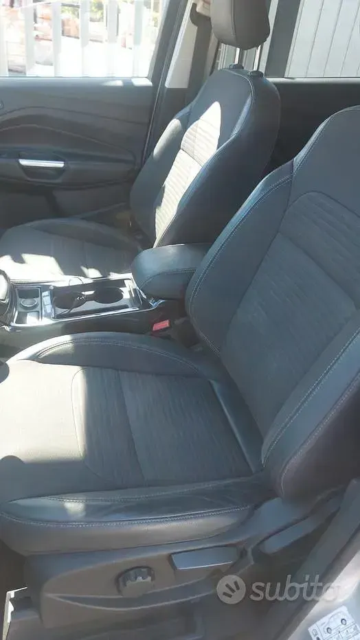 Usata Ford Kuga Titanium 120 CV (88 kW) 2018 Grigio SUV