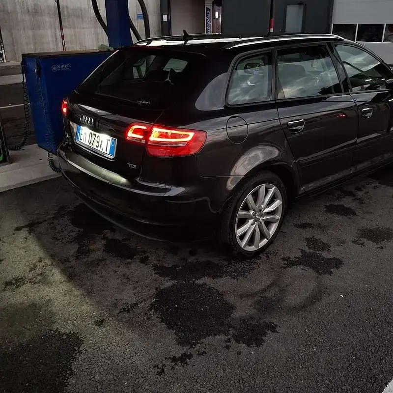 Usata Audi A3 Sportback Ambition 105 CV (77 kW) 2012 Utilitaria
