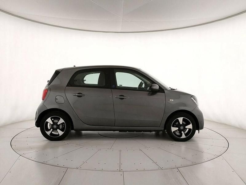 Usata Smart ForFour Electric Drive Passion 59 kW (81 CV) 2020 Grigio Berlina