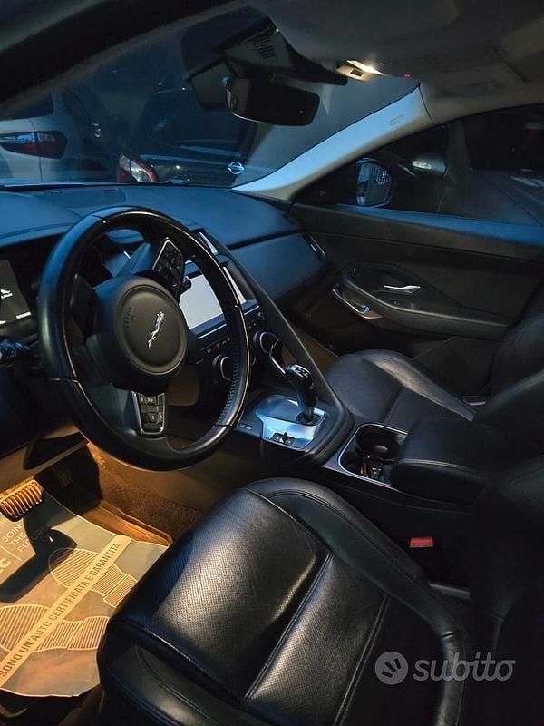 Usata Jaguar E-Pace R-Dynamic 150 CV (110 kW) 2018 Grigio SUV