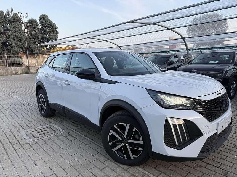 Używany Peugeot 2008 Active 102 KM (75 kW) 2024 Biały SUV