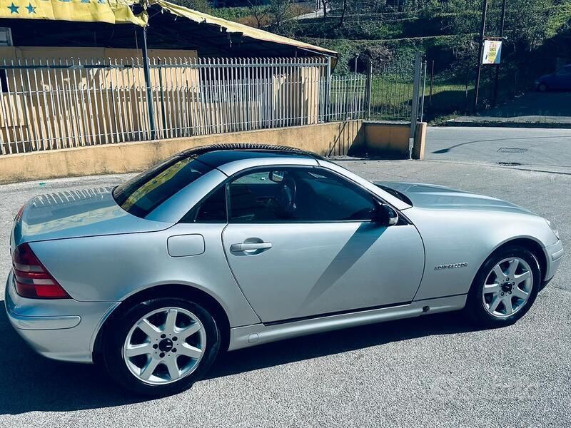 Usata Mercedes SLK230 193 CV (141 kW) 1998 Grigio Cabrio