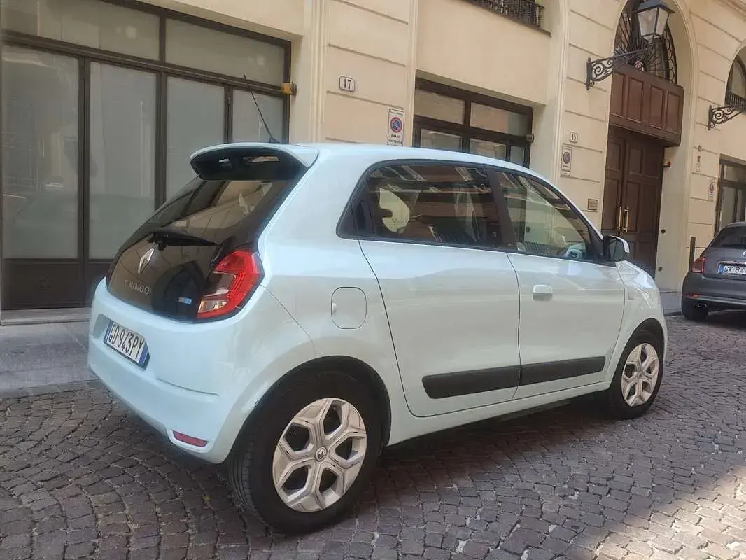 Usata Renault Twingo Zen 30 kW (42 CV) 2021 Blu/azzurro Utilitaria