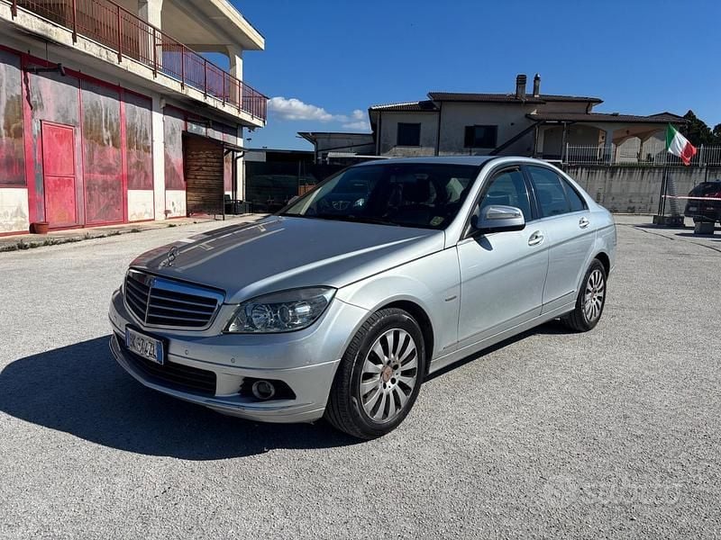Usata Mercedes C220 Avantgarde 170 CV (125 kW) 2007 Grigio Berlina