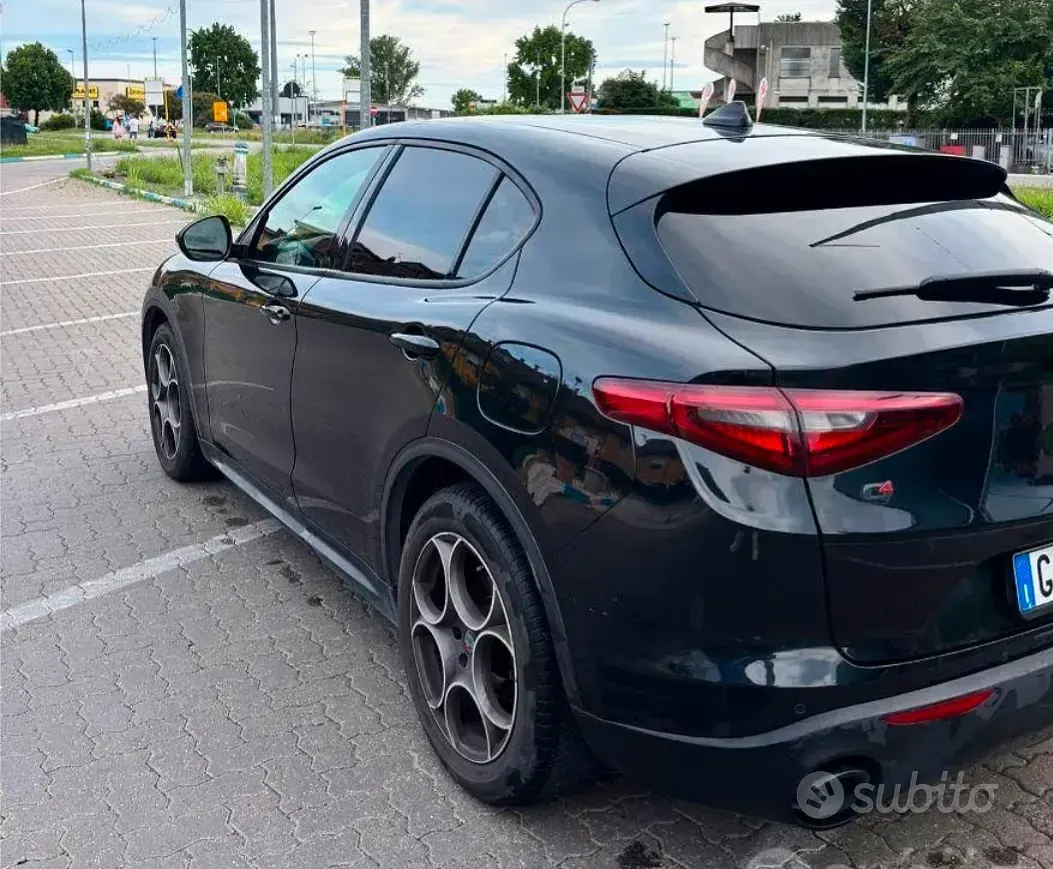 Usata Alfa Romeo Stelvio 190 CV (139 kW) 2021 Nero SUV