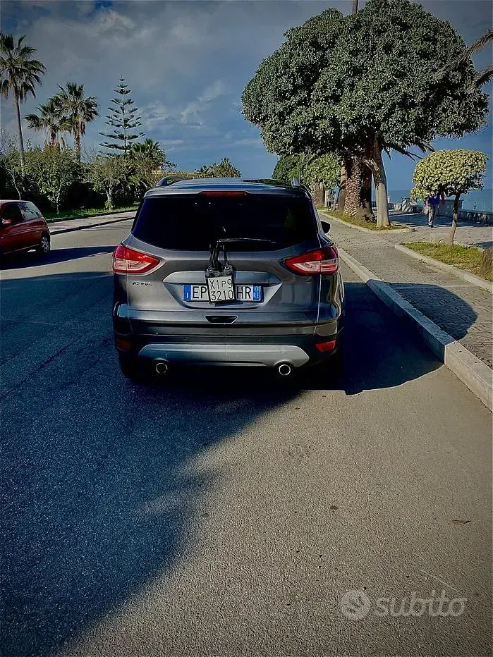 Usata Ford Kuga Titanium 140 CV (102 kW) 2014 Grigio SUV