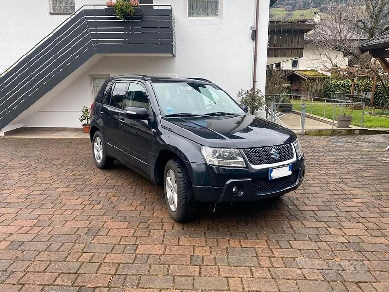 Usata Suzuki Grand Vitara 129 CV (94 kW) 2011 Nero SUV