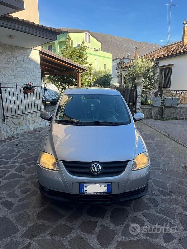 Grigio Usata 2010 VW Fox Due volumi | 2300 € - Immagine 1/4