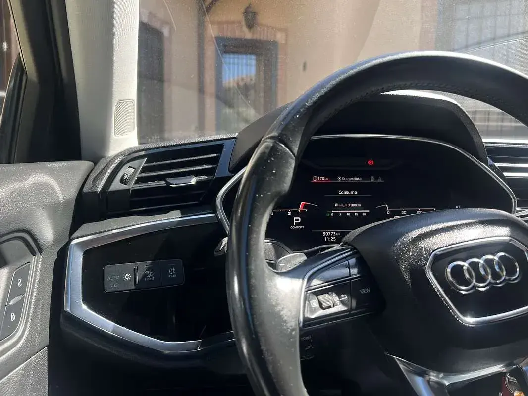 Usata Audi Q3 Advanced Plus 150 CV (110 kW) 2019 Grigio SUV