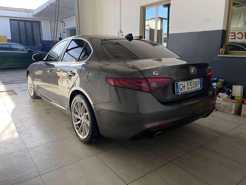 Käytetty Alfa Romeo Giulia Veloce 211 HP (155 kW) 2019 Harmaa Sedan
