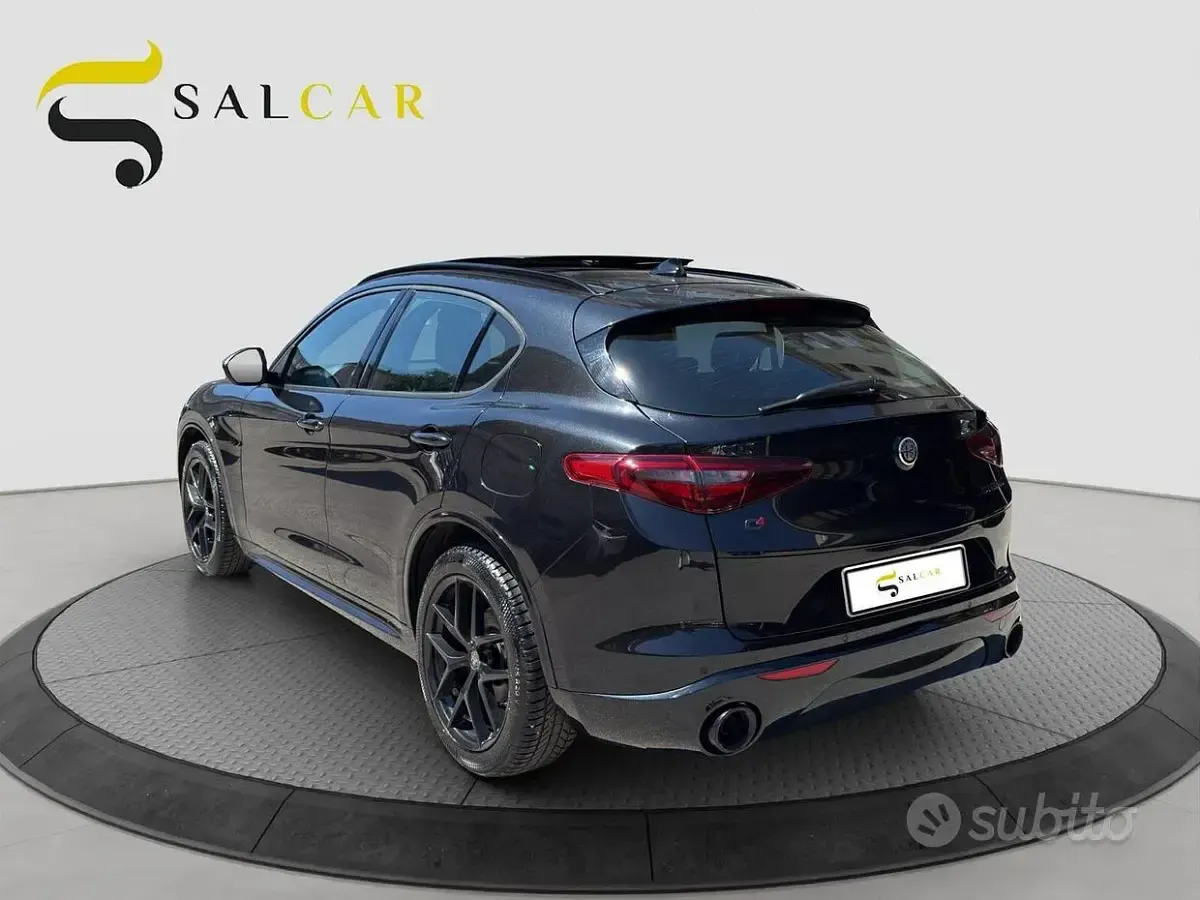 Usata Alfa Romeo Stelvio Veloce 209 CV (153 kW) 2021 Nero SUV