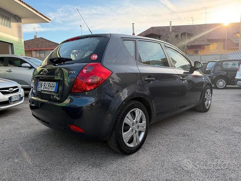 Usata Kia Ceed GT 115 CV (84 kW) 2008 Nero Berlina