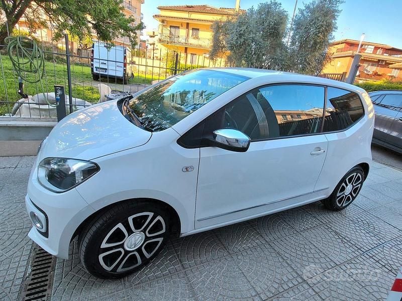 Usata VW up! 75 CV (55 kW) 2012 Bianco Utilitaria