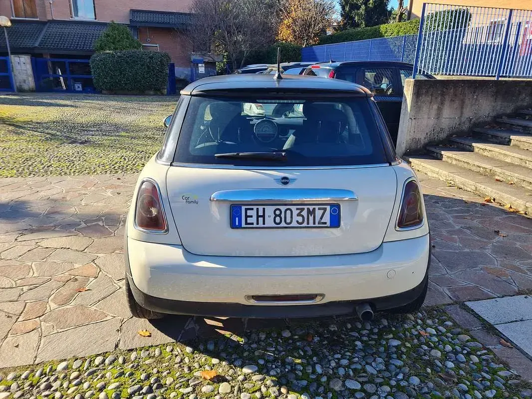 Usata Mini ONE 75 CV (55 kW) 2011 Beige Utilitaria