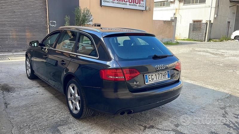 Usata Audi A4 143 CV (105 kW) 2011 Grigio Station wagon