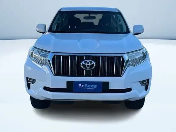 Usata Toyota Land Cruiser Active 204 CV (150 kW) 2021 Bianco pastello Pick-up