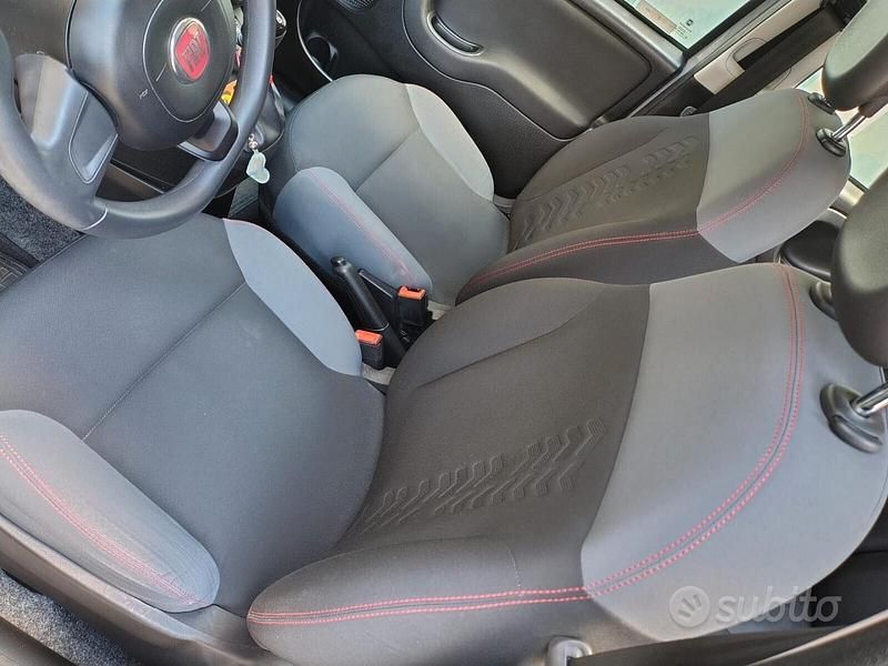 Usata Fiat Panda 69 CV (50 kW) 2018 Grigio Berlina