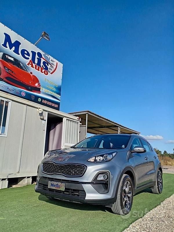 Grigio Usata 2021 Kia Sportage SUV | 17.500 € (Buon prezzo) - Immagine 1/4