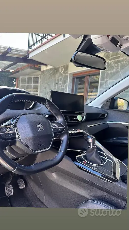 Usata Peugeot 5008 131 CV (96 kW) 2022 Nero SUV