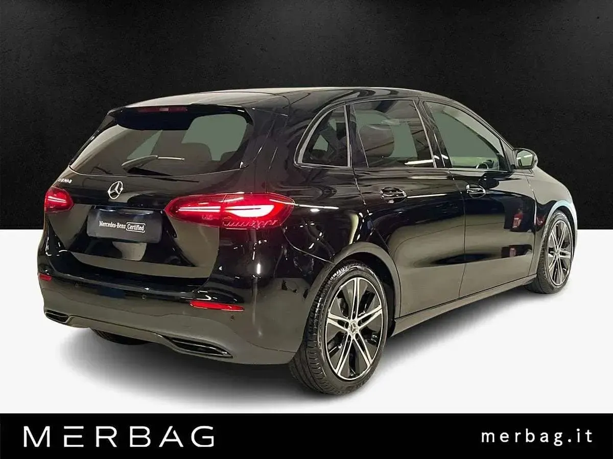 Usata Mercedes B180 Business 116 CV (85 kW) 2025 Nero Utilitaria