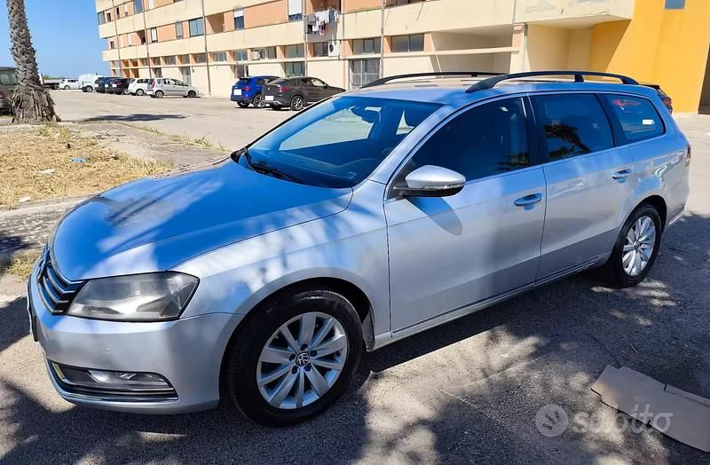 Usata VW Passat 105 CV (77 kW) 2011 Grigio Station wagon