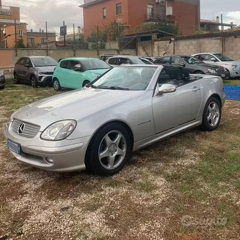Usata Mercedes SLK200 163 CV (119 kW) 2001 Grigio Cabrio
